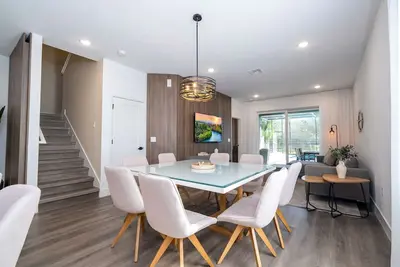 Image de Spacious & Modern 4br Near Theme Parks