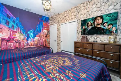 Image de New 4br Home, Private Pool & Fun Themes