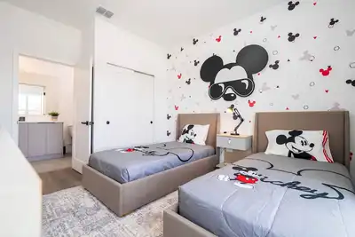 Image de New 4br Villa, themed beds Magic!