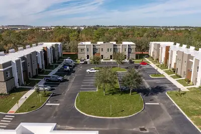 Image de Contemporary 4br Getaway, Minutes from Disney