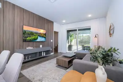 Image de Newly Built 4br Home Near Disney with Pool