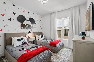 Image de Elegant 5br Home, Mickey & Harry Potter Rooms