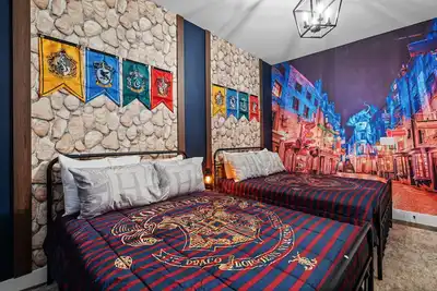 Image de Family Friendly Home with Themed Rooms & Pool