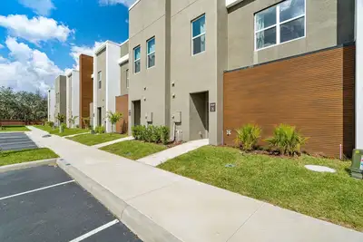 Image de Bright & Stylish Retreat with Themed Bedrooms