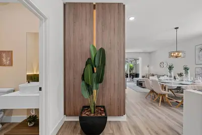 Image de Themed Villa Near Disney, Pool & Spacious Living