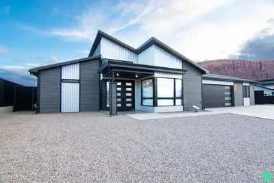 Image de Crimson Place - Moab Home with a Private Pool!