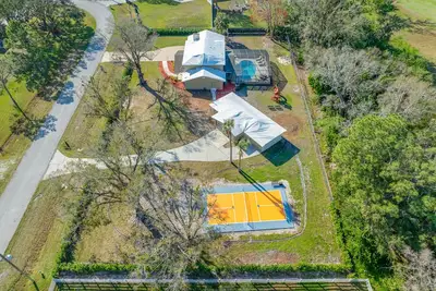 Image de The Perfect Family Retreat w Pool and Games