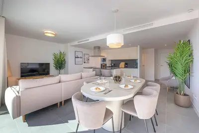 Image de Magnificent 3-Bdr Apt with Terrace, Spa & Pools