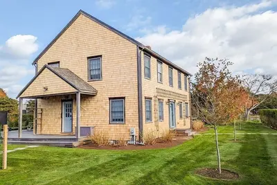 Image de Classic Nantucket home near golf, beach, and trails! Fall Availability!