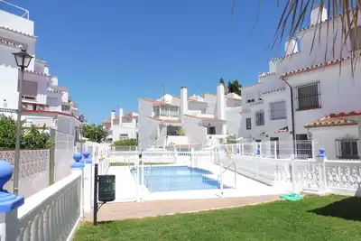 Image de Maison 3 chambres, Piscine et Plage de sable fin à 8 minutes à pied