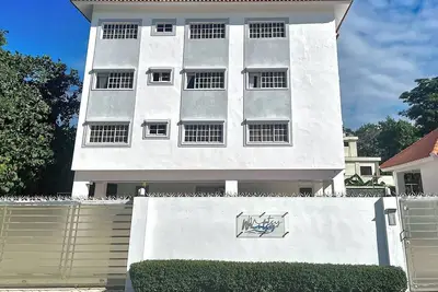 Beach, 3br/2ba condo in enjoyable Juan Dolio with Ac, WiFi, Pool, & Jacuzzi