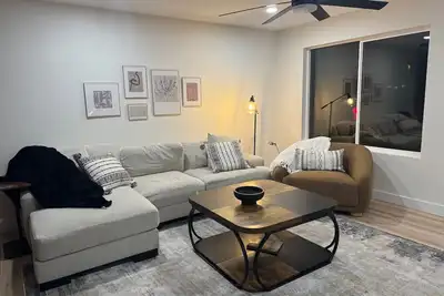 Image de Tempe Vibe newly remodeled 3-b-room house close to Asu; Mill Ave, Festivals! ! !