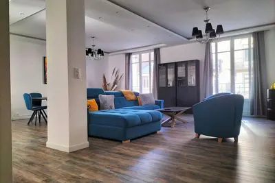 Image de Rare = Appartement 6 pers Centre-Ville avec grande terrasse, spa, pétanque