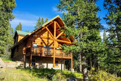 Image de Gemini cabin, deck views of 14kft mtn, 40 min to Breck. Surrounded by wildlife