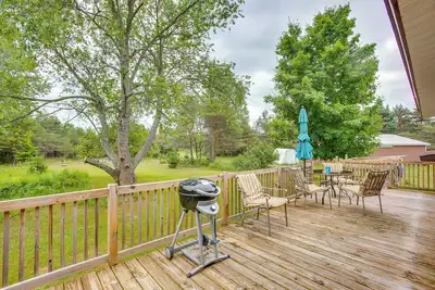 Image de 8 Mi to Crystal Mountain: Peaceful Up North Home