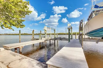 Image de 6 Mi to Beach: Riverfront Home in Ruskin!