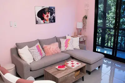 Image de Pink Escape |Pool | Villa | Fun Mountain Stay