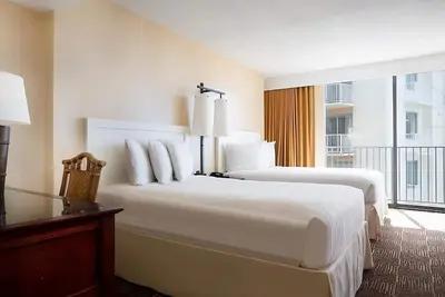 Image de 4 Units, Partial Ocean View Two Doubles, The Twin Fin Hotel