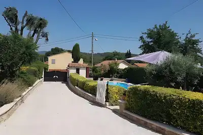 Image de Petit appartement sous villa   \ncommerces à  Proximité  piscine 30mm de la mer