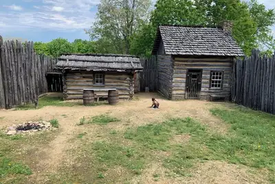 Image de Charming 1-bedroom boat  in brilliant Galena with Ac