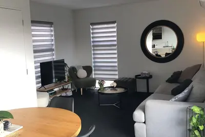 Image de Modern, central, vibrant 3-bedroom townhome with Ac and WiFi in Christchurch