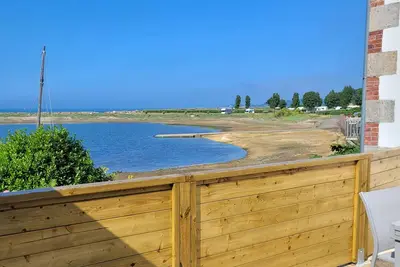 beau studio a 5m de la mer avec une tres belle vue sur mer