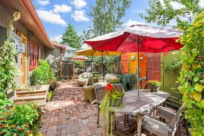 Image de Enchanting Spacious Cottage