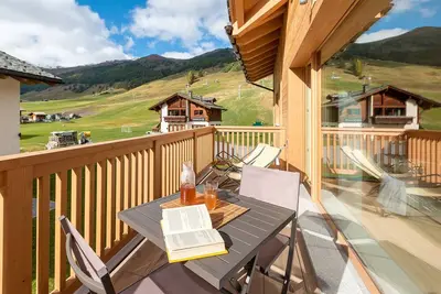 Image de Appartement 'Sbuffo Livigno' avec vue sur les montagnes, terrasse privée et Wi-Fi