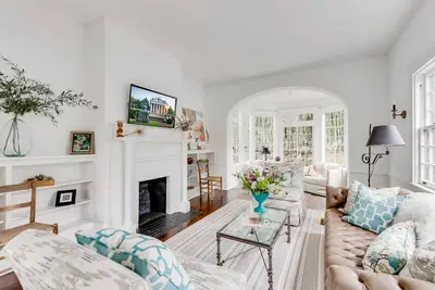 Image de Perfect Uva Location | Historic Boone-White House