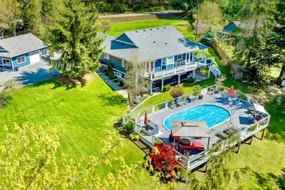 Image de Celebrate Christmas early this Nov 23-Dec 1st!