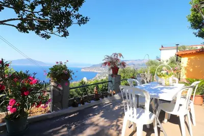 Image de Breathtaking views of the Bay of Naples and Mount Vesuvius