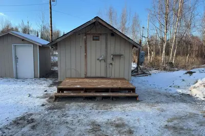 Image de Alaska Native Steam Bath w/Power and Water for Rv, free wifi