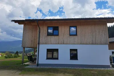 Image de Belle maison avec vue sur les montagnes