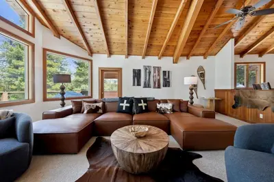 Image de Northstar: 6 Bedroom, 9 Beds, Game Room with Pool Table, 85\" Tv, Views, Hoa Pool+Hot Tub