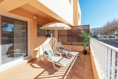 Image de Comfortable Duplex Apartment with 2 bedrooms & 2 terrace 200 m away from