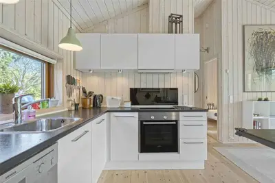 Image de Cottage on a large nature plot by the beach