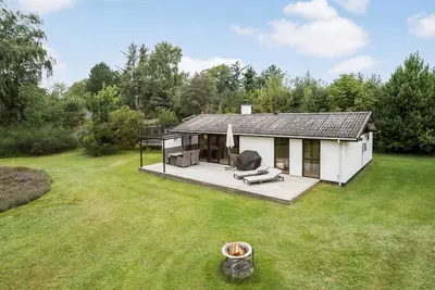 Image de Authentic summer cottage by Gudmindrup Beach