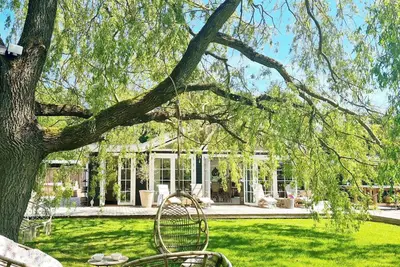 Image de New luxury cottage by forests and lakes