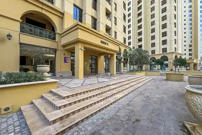 Image de Bright & Spacious 2br w/ Pool and Gym Access