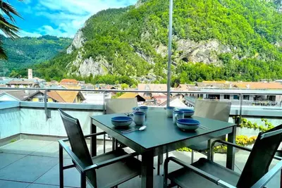 Image de SwissHut Penthouse 10min Interlaken West Station - Apart. Blume 2