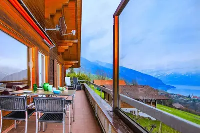 Image de SwissHut Stunning Views Alps & Lake - Apart. Lena Up