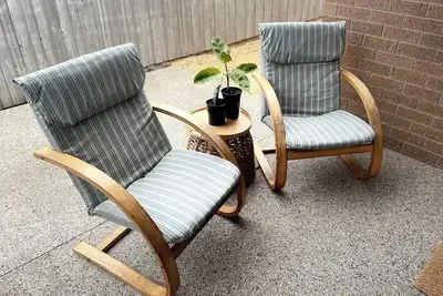 Stylish 3-Bed Hideaway – Modern Comfort in a Quiet Setting Near City & Coast