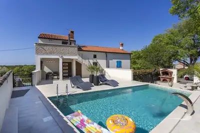 Image de Dolce Vita Apartment 3 with Heated Pool near Poreč