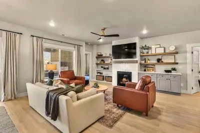 Image de Single Level, Luxury 4br, Hot Tub, Game Room, Exercise Area, Near Discovery Park