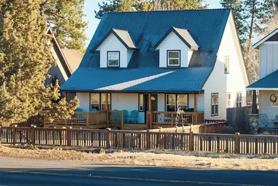 Image de Sisters Locust Lane Retreat - Mountain Views - Family Friendly