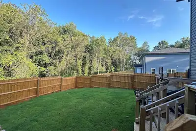 Image de Fenced in Yard/15 Min to Dt Gvl/Fire Pit/Grill