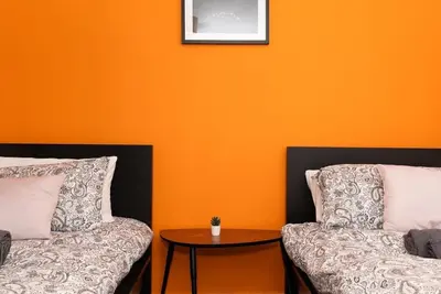 Image de 4 Bedrooms-2Bath-Free Parking