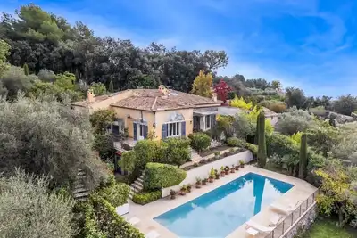 Image de Luxury villa with pool in a secluded and secure part of the Côte d'Azur