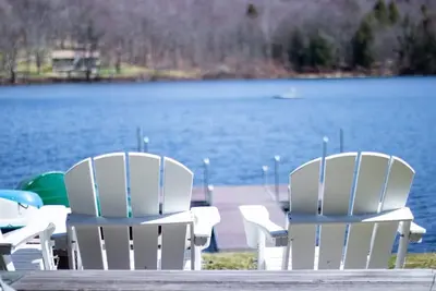 Image de Lakefront Catskill Lake Escape