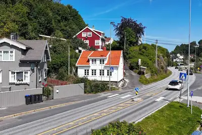 Central residence in Arendal with boat and mooring!